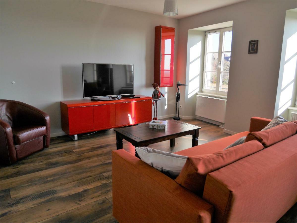 Les Gites De La Tour, Appartement "La Plaine" Сент-Іпполіт Екстер'єр фото