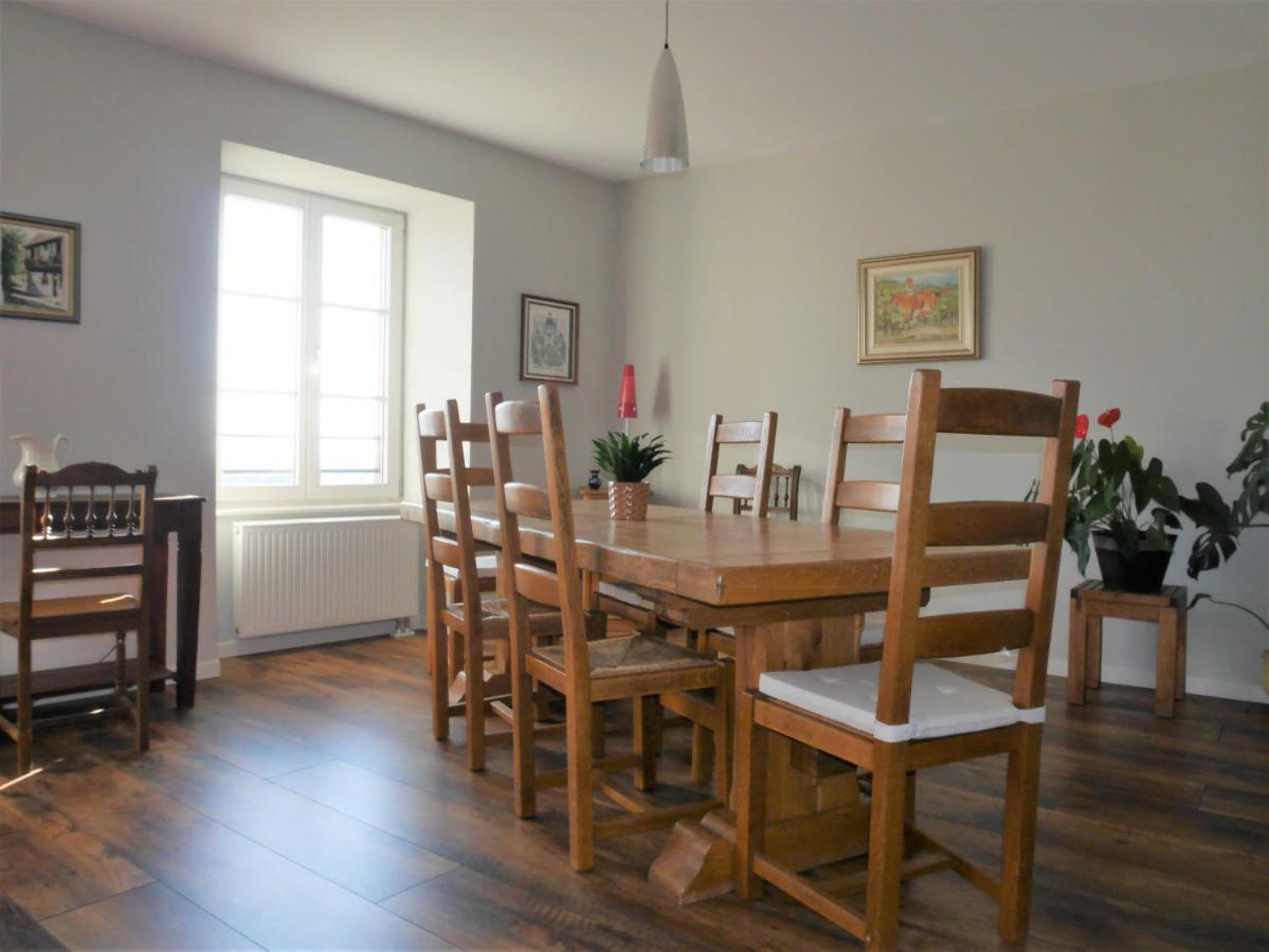 Les Gites De La Tour, Appartement "La Plaine" Сент-Іпполіт Екстер'єр фото
